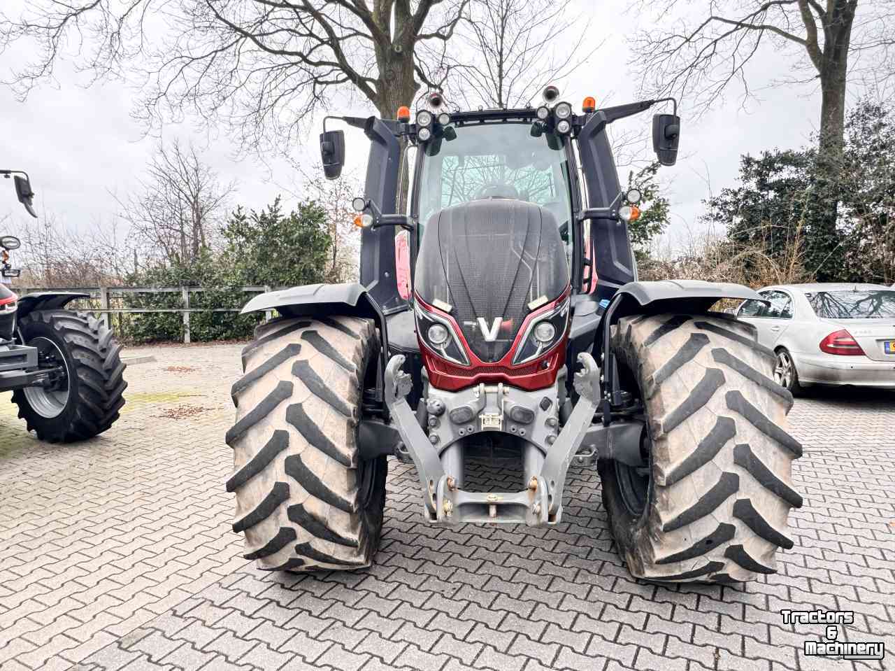 Schlepper / Traktor Valtra T174 Active