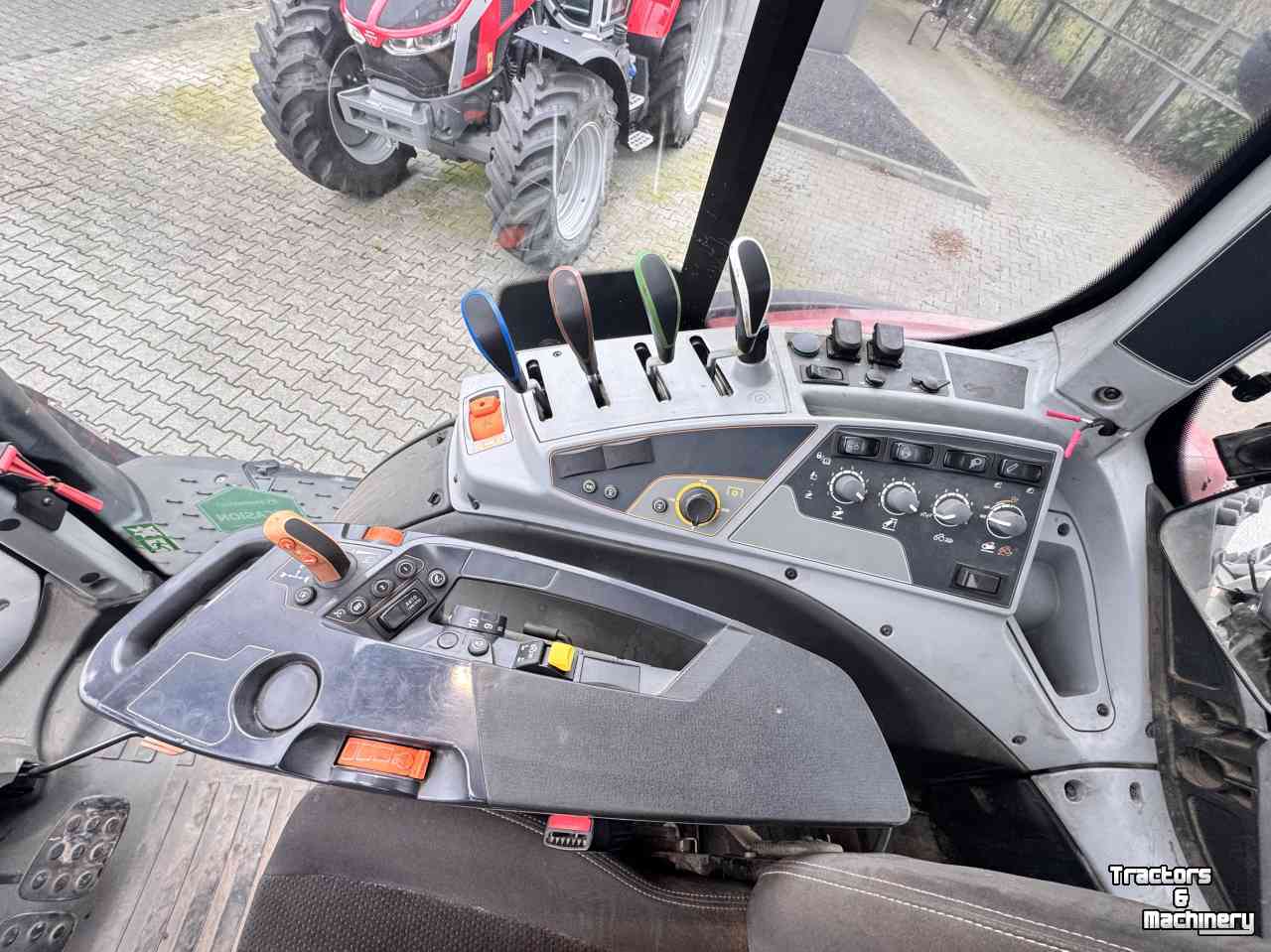 Schlepper / Traktor Valtra T174 Active