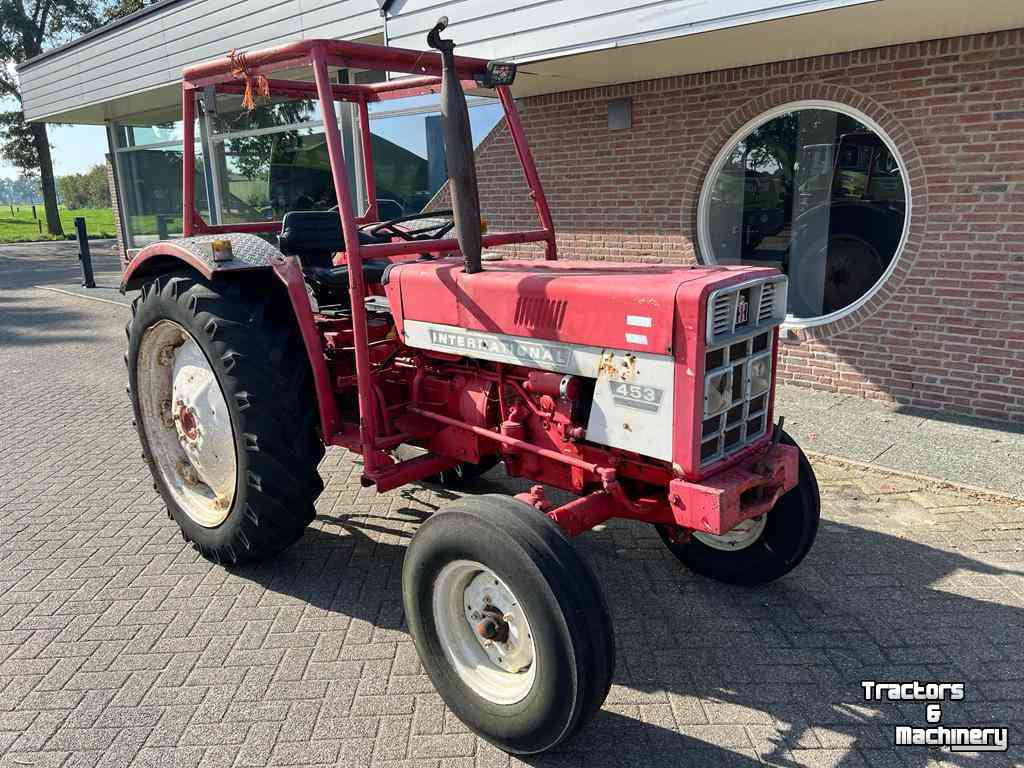 Schlepper / Traktoren International 453