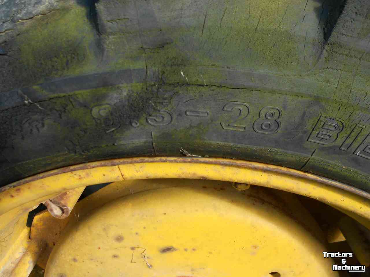 Räder, Reifen, Felgen & Distanzringe John Deere 9-28