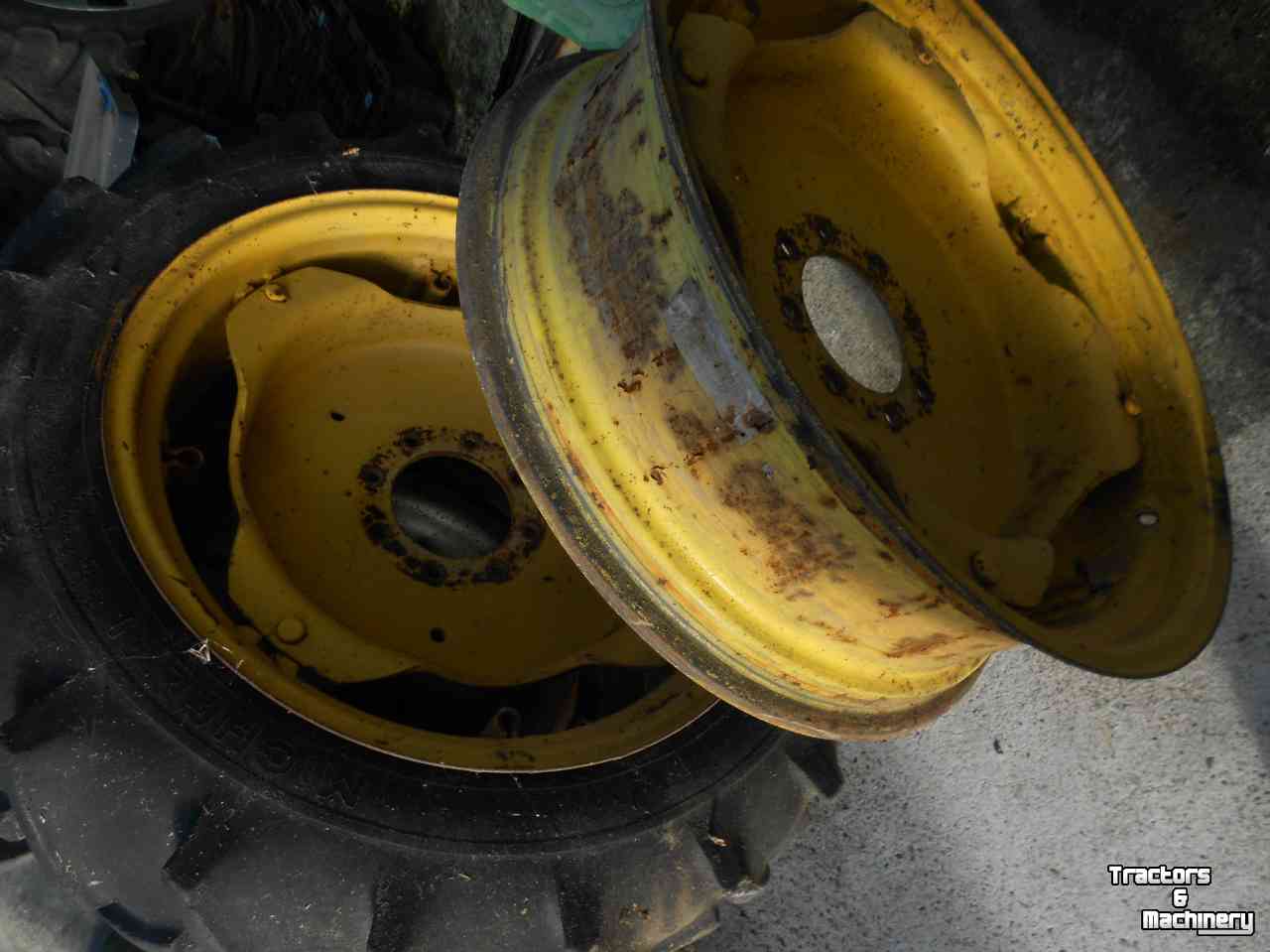 Räder, Reifen, Felgen & Distanzringe John Deere 9-28