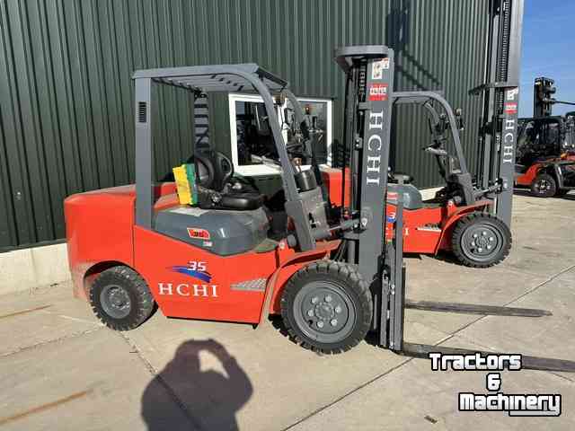 Gabelstapler  hchi   3500kg  2 stuks voorraad