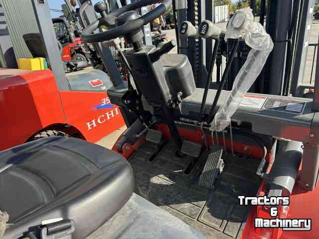Gabelstapler  hchi   3500kg  2 stuks voorraad