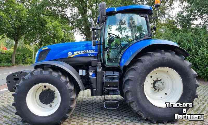 Schlepper / Traktoren New Holland T7.220 PC