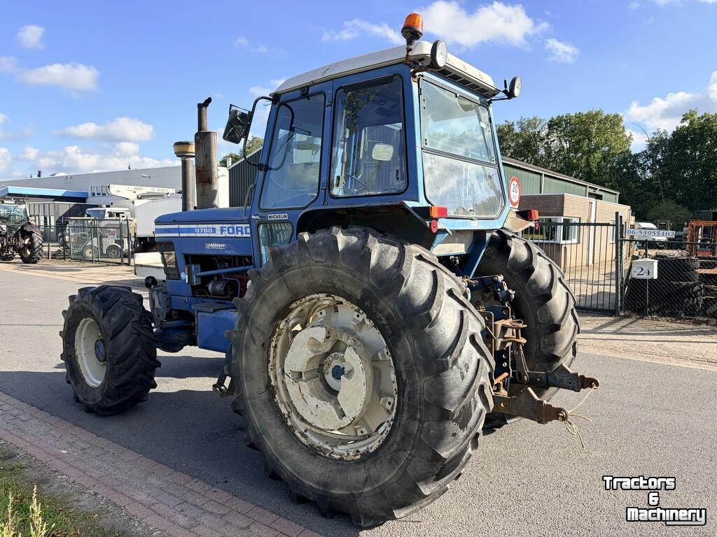 Schlepper / Traktor Ford 8700