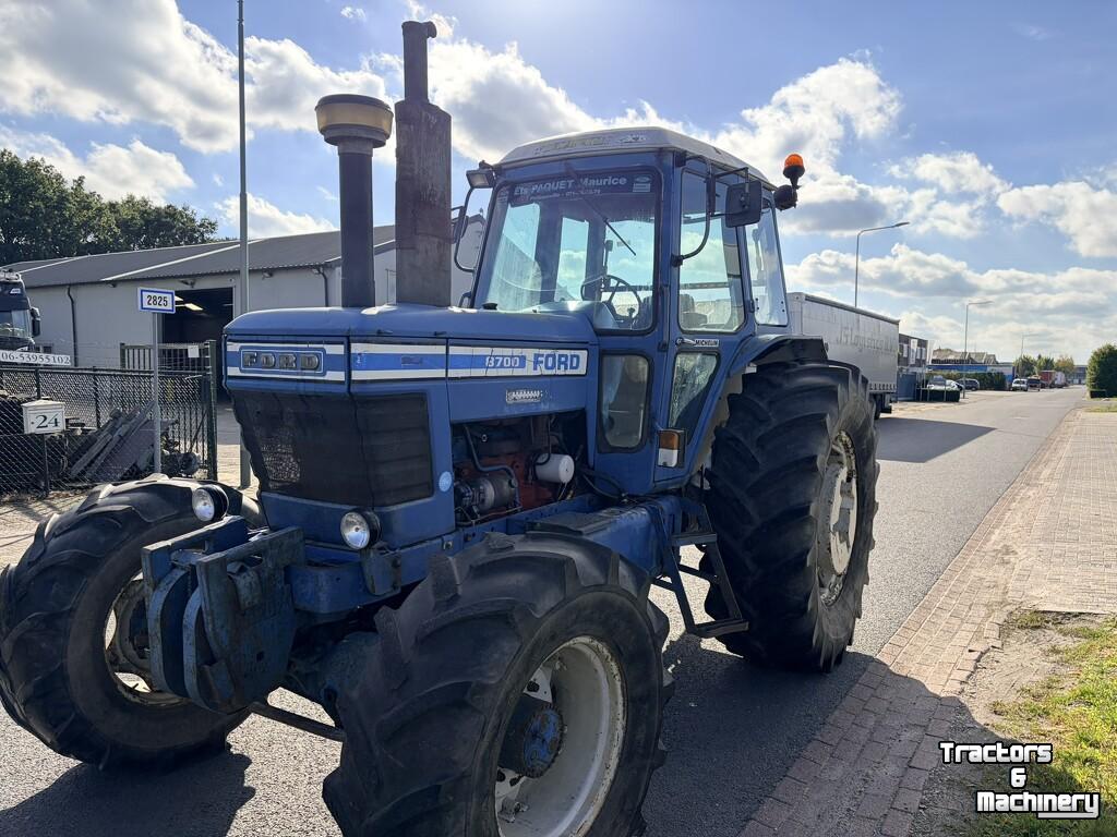 Schlepper / Traktor Ford 8700