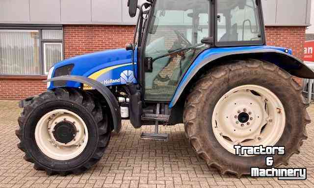 Schlepper / Traktoren New Holland T 5060 Tractor