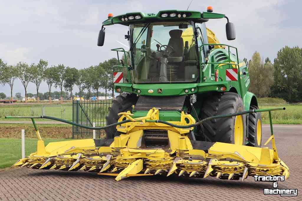 Feldhäcksler John Deere 8400