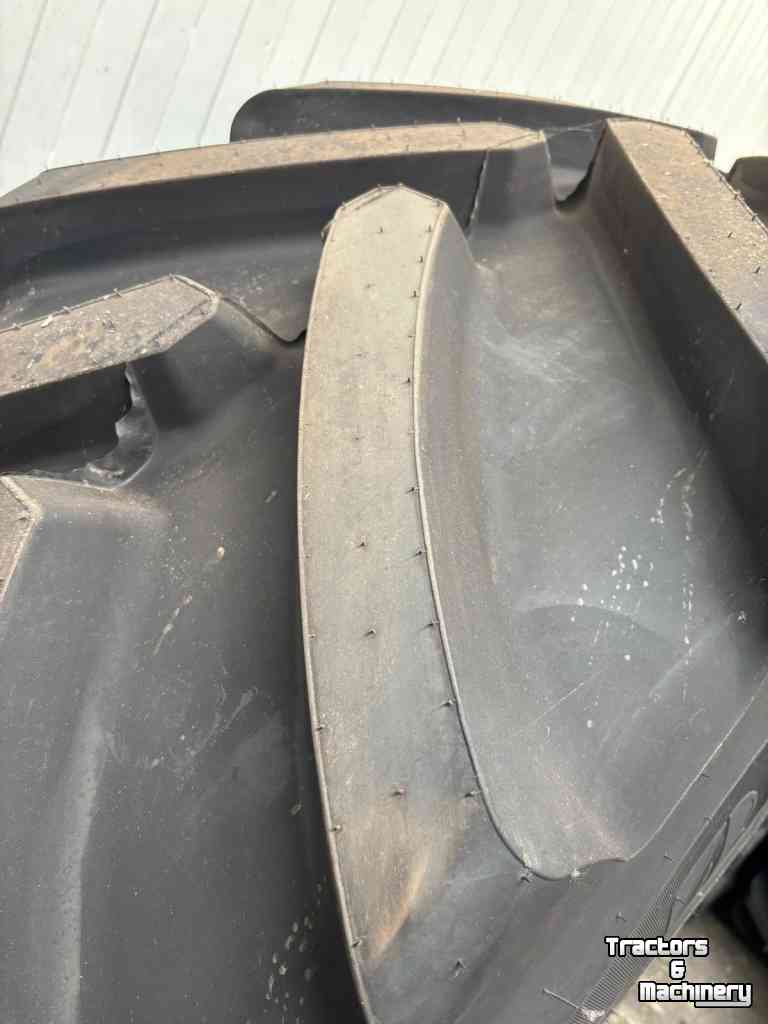 Räder, Reifen, Felgen & Distanzringe Bridgestone 600/70R30  710/70R42