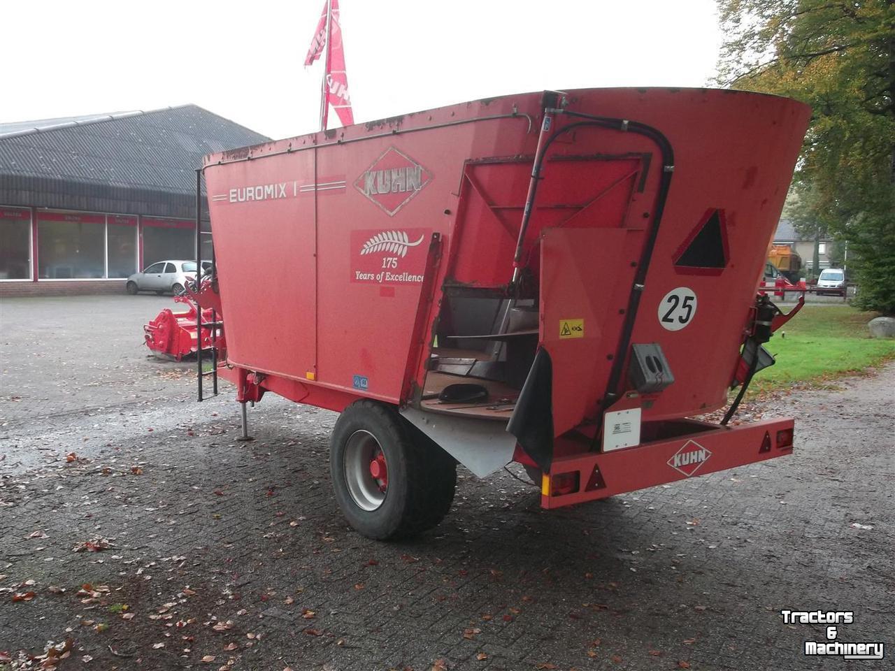 Futtermischwagen Vertikal Kuhn Euromix 16-70