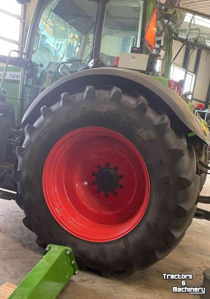 Schlepper / Traktoren Fendt 724 S4 Profi Plus Tractor