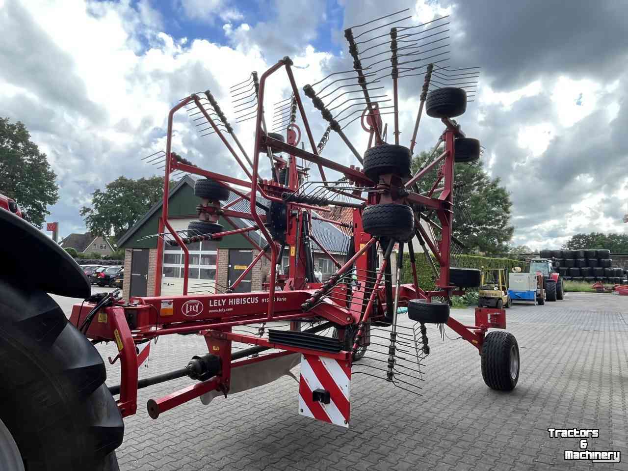 Schwader Lely Hibiscus 915 CD Vario hark weidebouwmachines