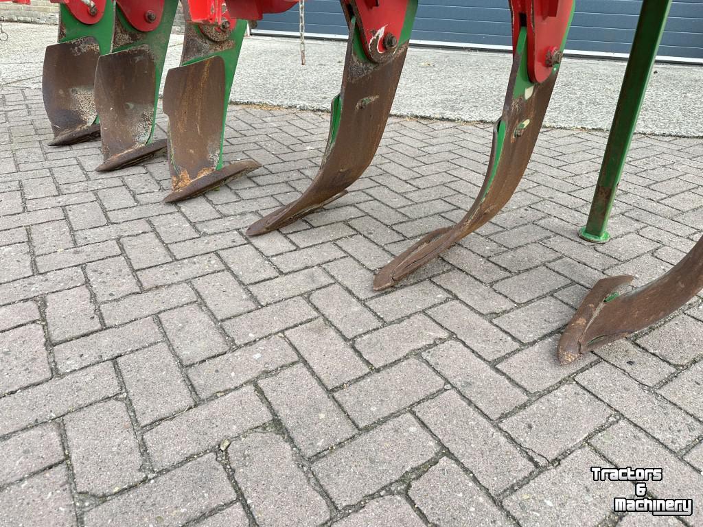 Tiefenlockerer Unia PLOW 6 VOORZETWOELER