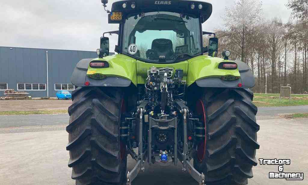 Schlepper / Traktoren Claas Axion 870 Cmatic Tractor