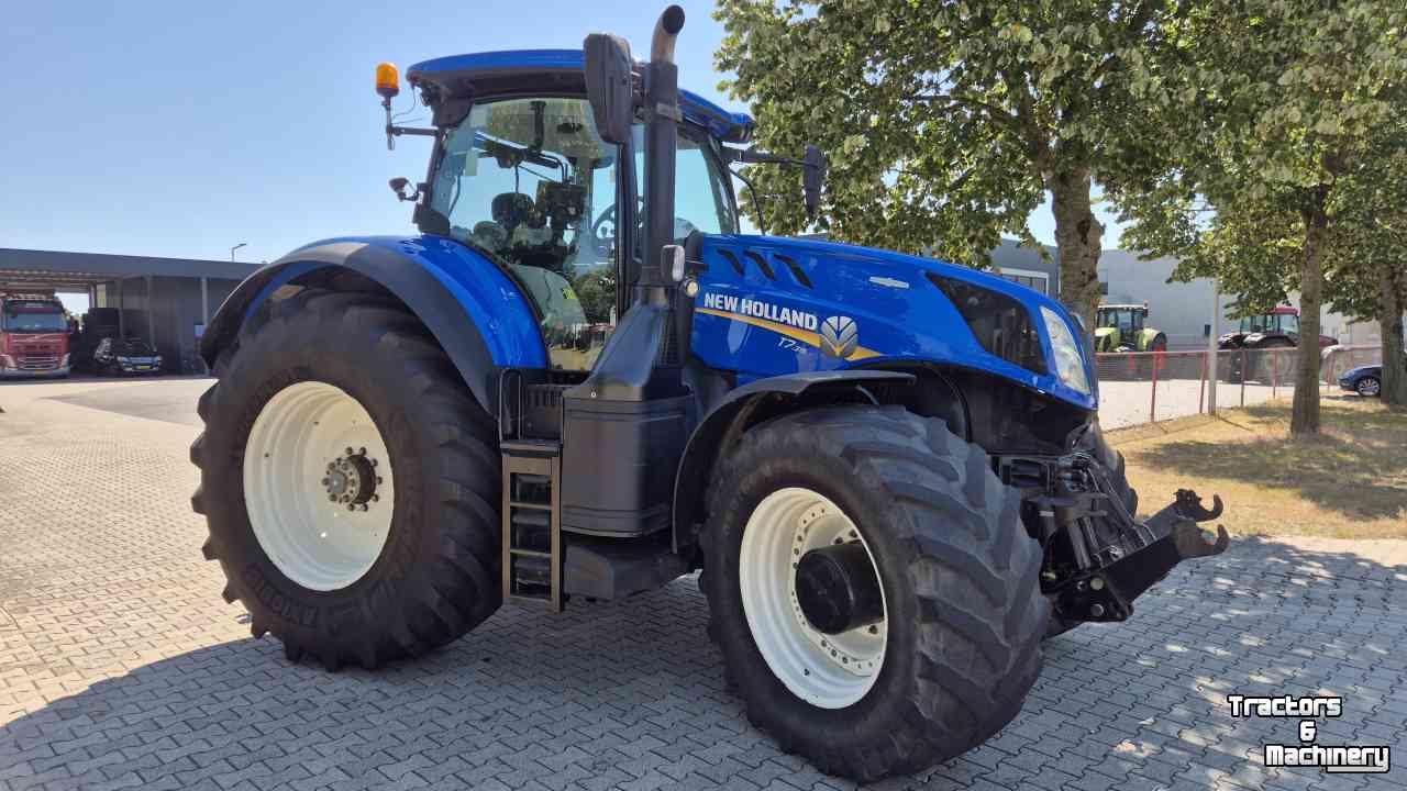 Schlepper / Traktor New Holland T7.315 HD AC 40Kmh. Lucht, Fronthef, geveerde vooras en cabine.