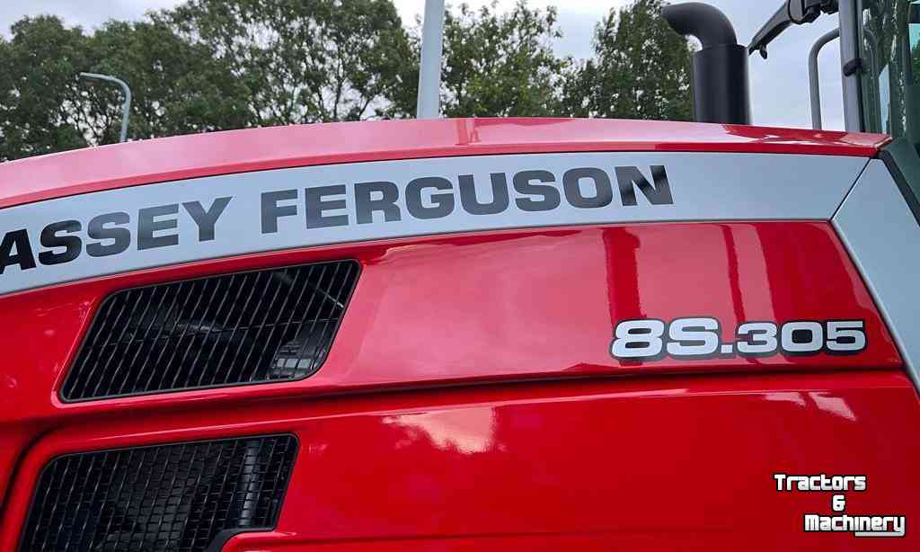 Schlepper / Traktoren Massey Ferguson 8S.305 Dyna-VT Exclusive Tractor Demo