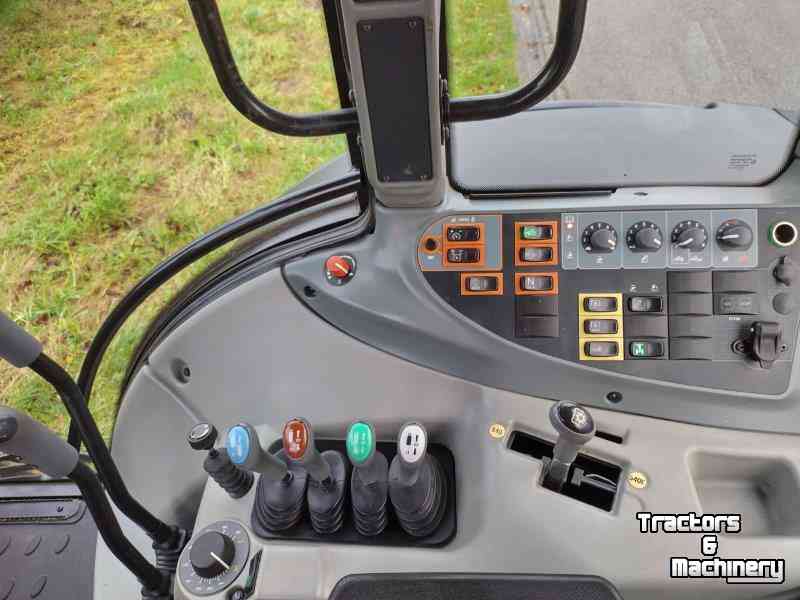 Schlepper / Traktoren Valtra N121 HiTech