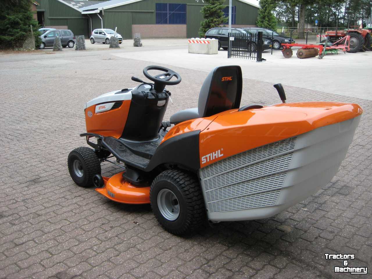 Aufsitzrasenmäher Stihl RT6112C