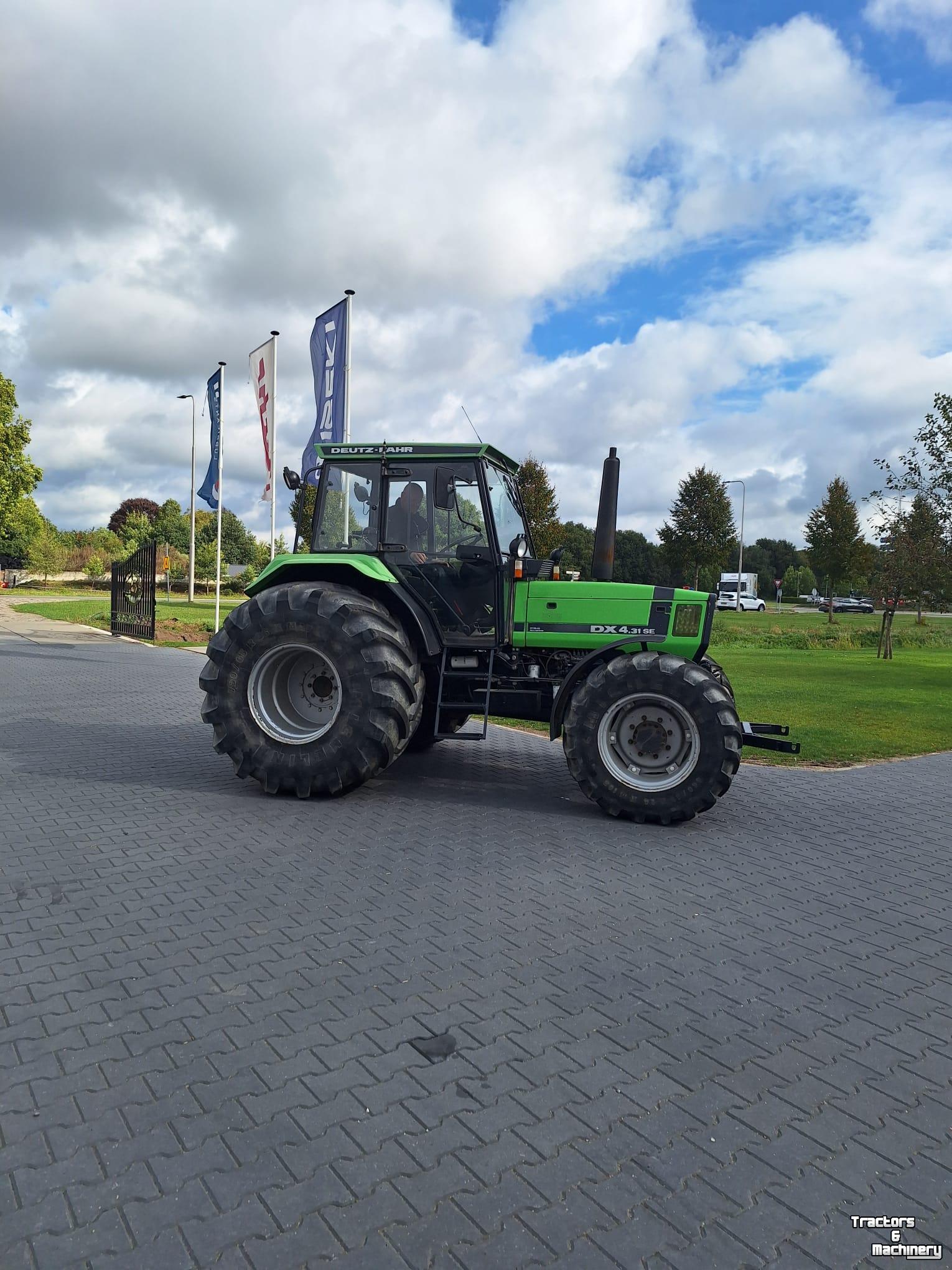 Schlepper / Traktor Deutz-Fahr Deutz Fahr DX 4.31 SE