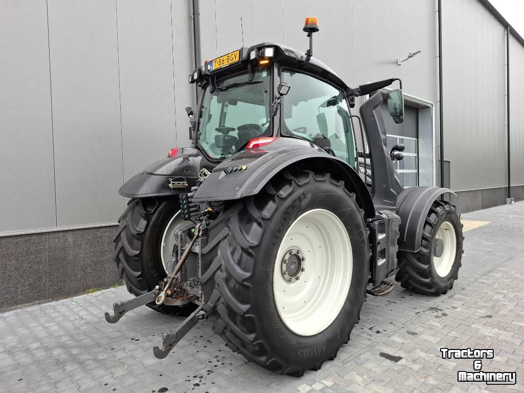 Schlepper / Traktor Valtra T 215 Direct Twintrac