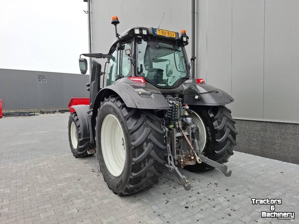 Schlepper / Traktor Valtra T 215 Direct Twintrac