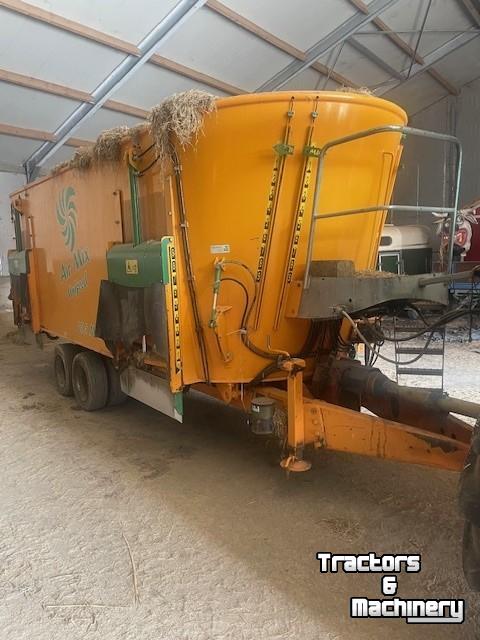 Futtermischwagen Vertikal Airmix 25.5 Mammoet