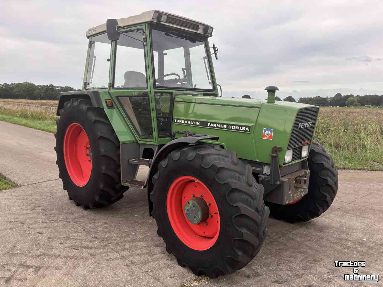 Schlepper / Traktor Fendt 309 LSA met voorlader