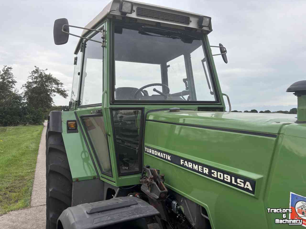 Schlepper / Traktor Fendt 309 LSA met voorlader