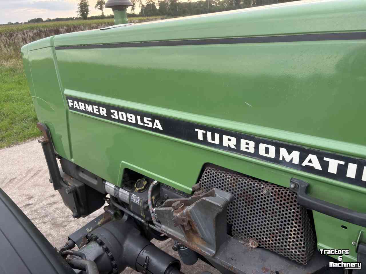 Schlepper / Traktor Fendt 309 LSA met voorlader