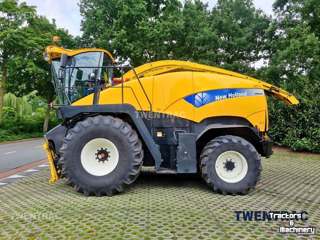 Feldhäcksler New Holland FR 9060 hakselaar
