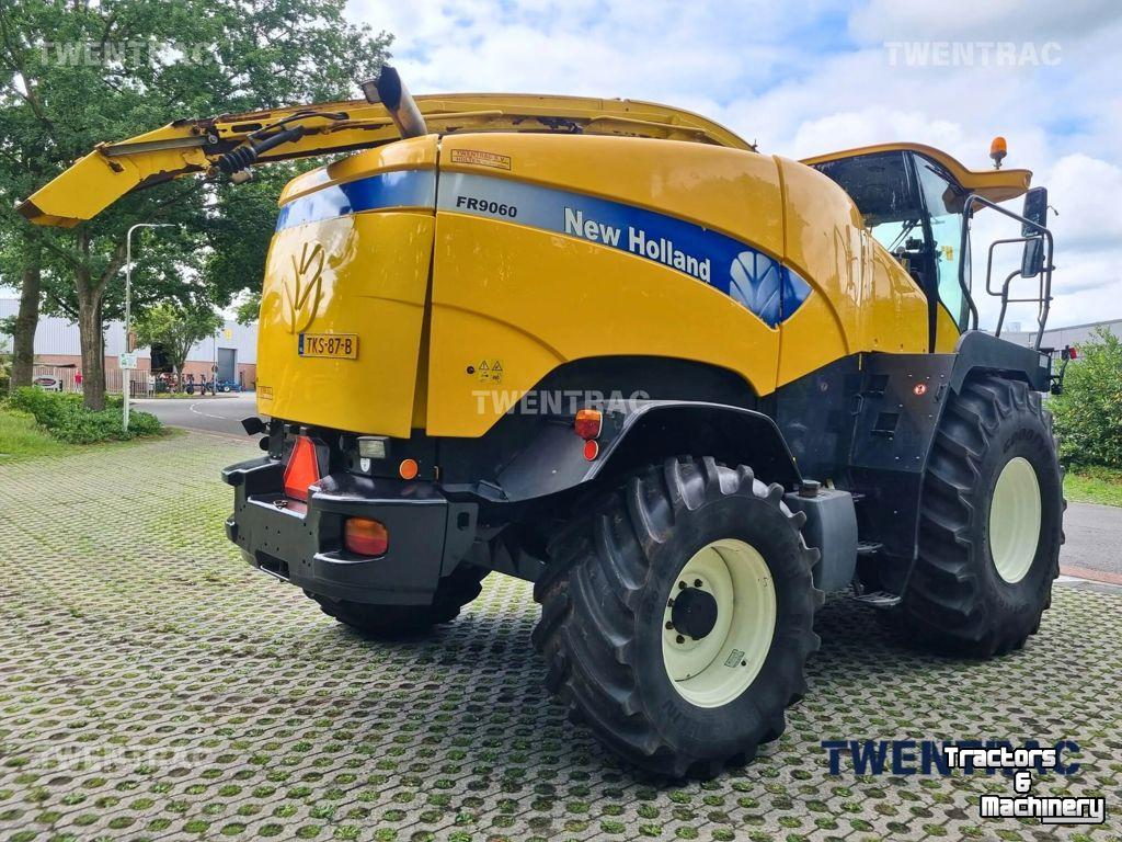 Feldhäcksler New Holland FR 9060 hakselaar
