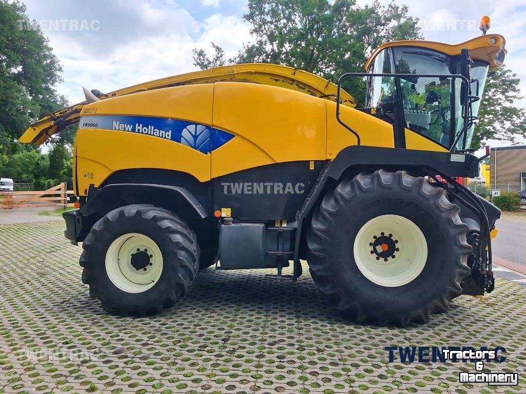 Feldhäcksler New Holland FR 9060 hakselaar