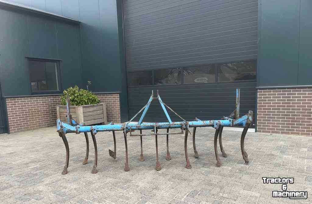 Grubber Lemken 13 tands vaste tand cultivator woeler met drukrol