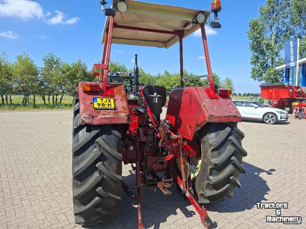 Schlepper / Traktor International 744