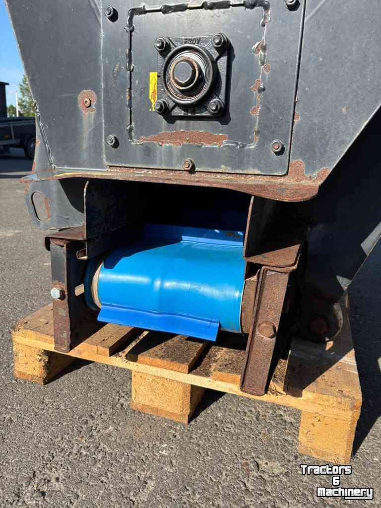 Sägemehl Streuer für Liegeboxen VDW Bedding Master XL 150