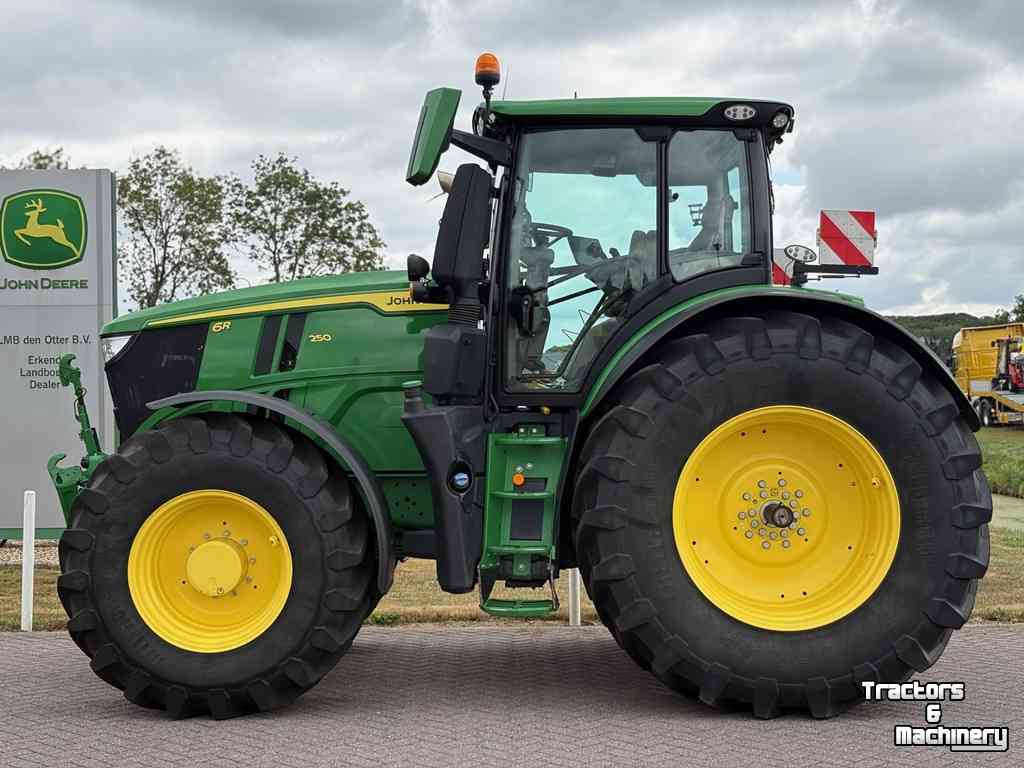 Schlepper / Traktor John Deere 6R250
