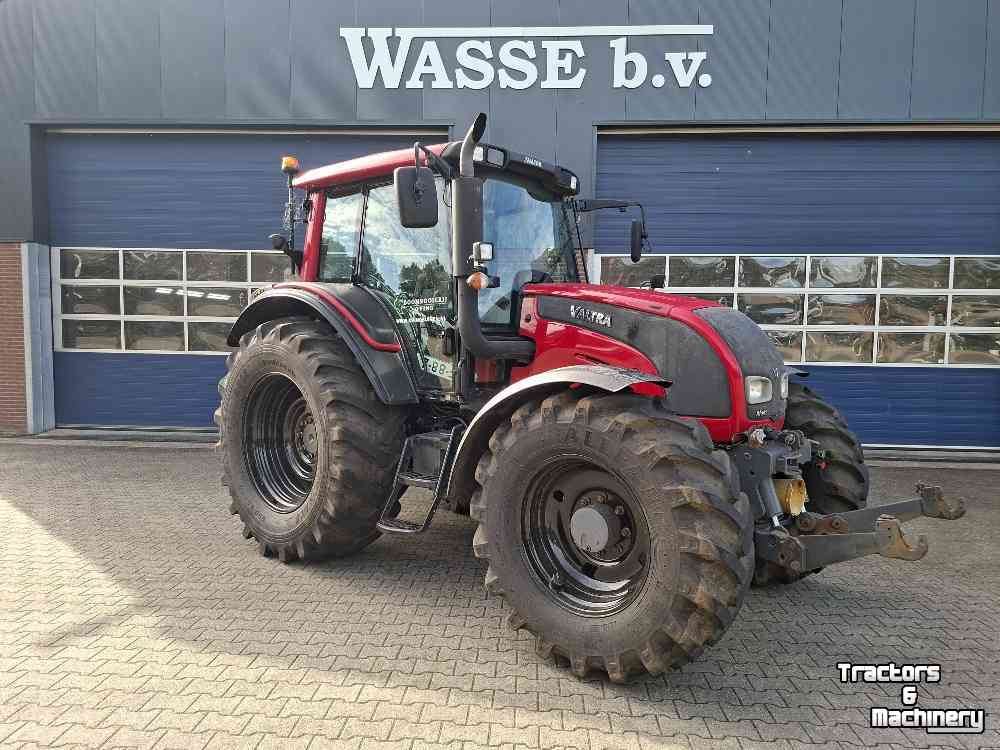 Schlepper / Traktor Valtra N141