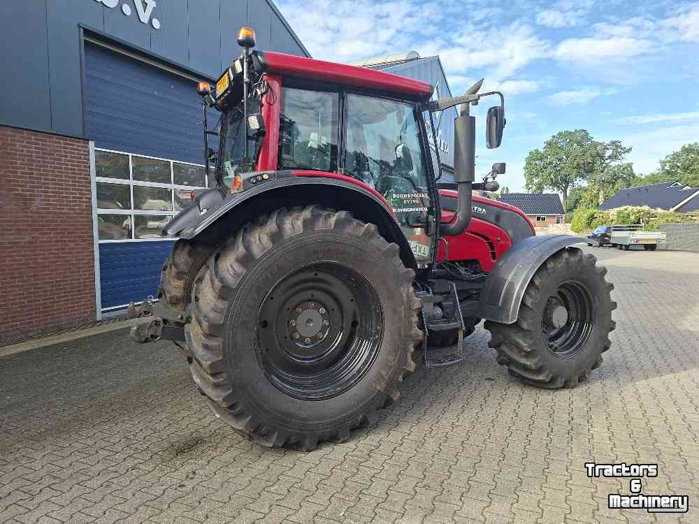 Schlepper / Traktor Valtra N141
