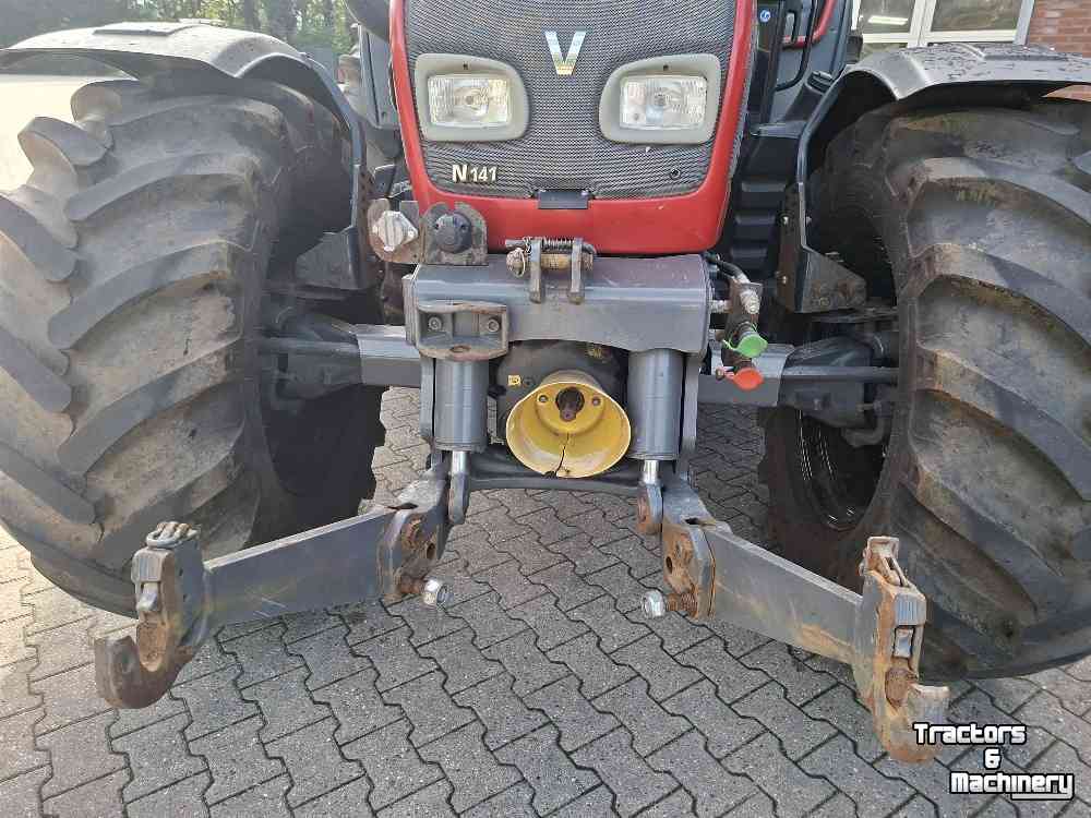 Schlepper / Traktor Valtra N141