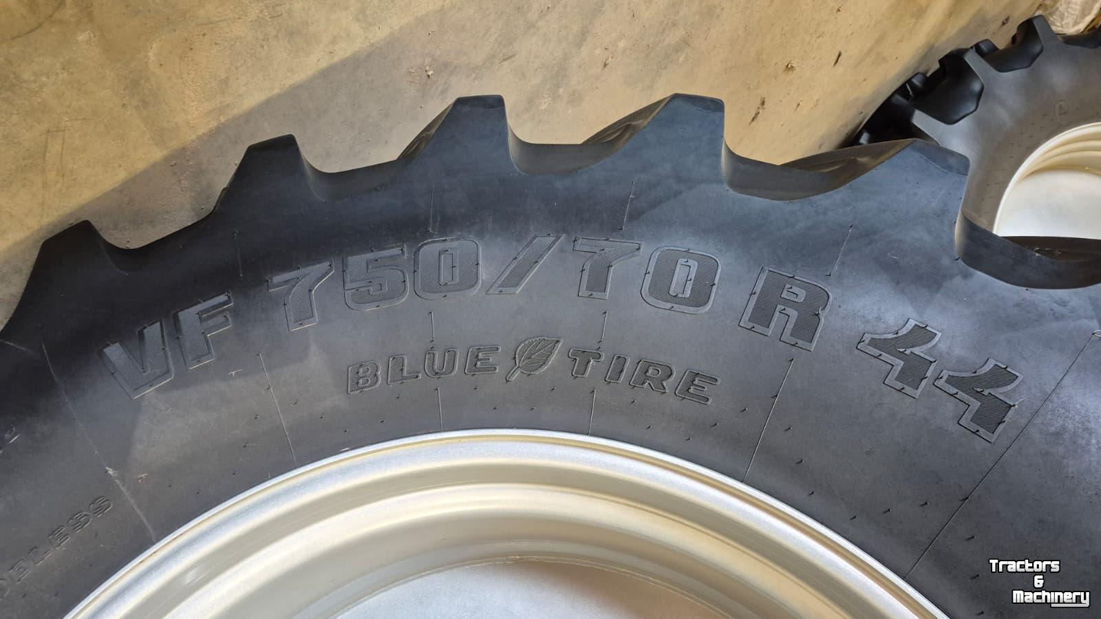 Räder, Reifen, Felgen & Distanzringe  Trelleborg 750/70R44 + 650/60R38
