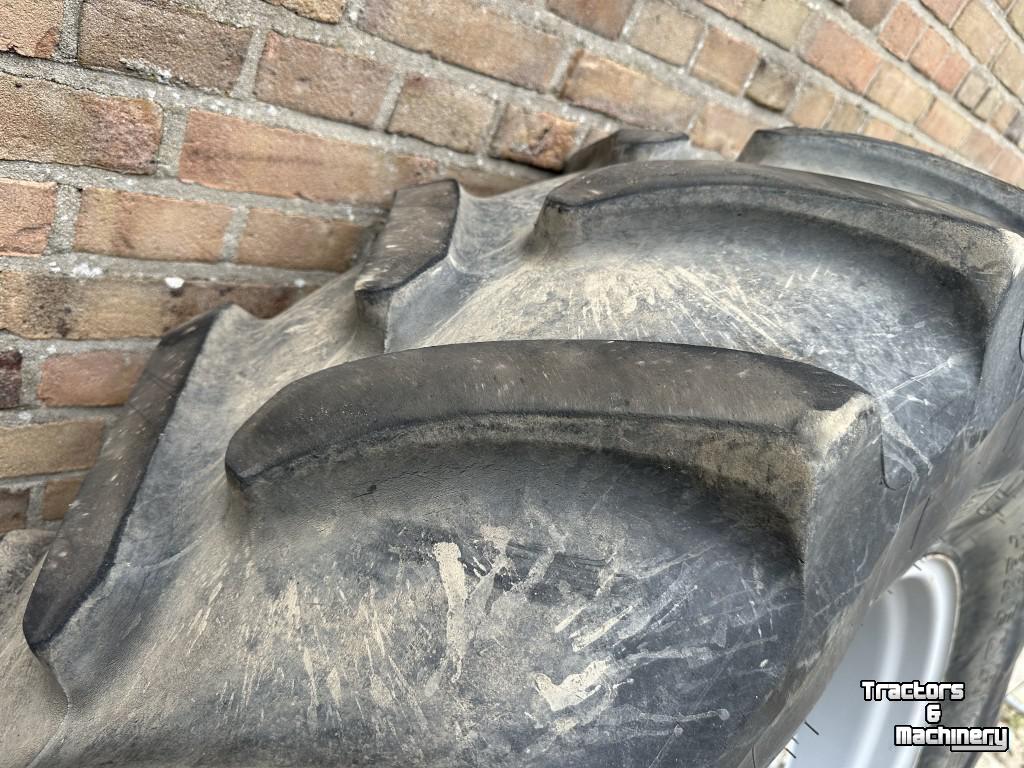 Räder, Reifen, Felgen & Distanzringe Firestone 420/85R28<>520/85R38