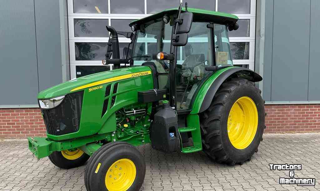 Schlepper / Traktoren John Deere 5090M