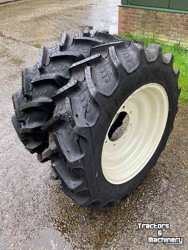 Räder, Reifen, Felgen & Distanzringe International Case-IH set wielen nieuw BKT 280/85R24