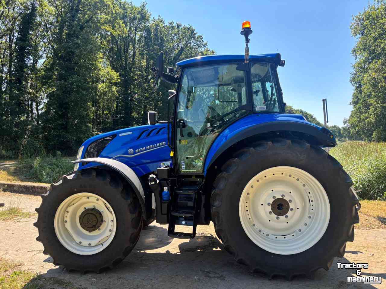 Schlepper / Traktor New Holland T5 120 EC