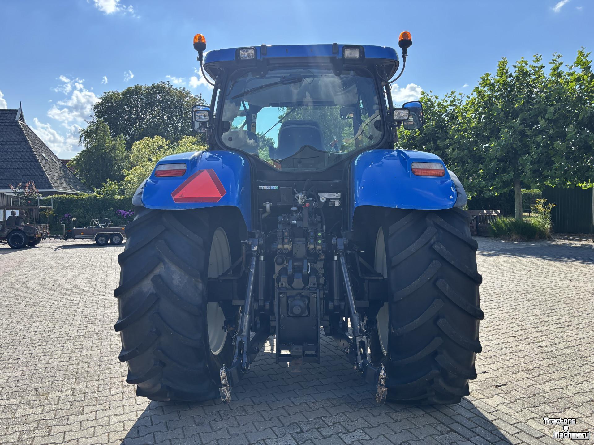 Schlepper / Traktor New Holland T7030 PowerCommand. Fronthef, Vooras vering, 40km.