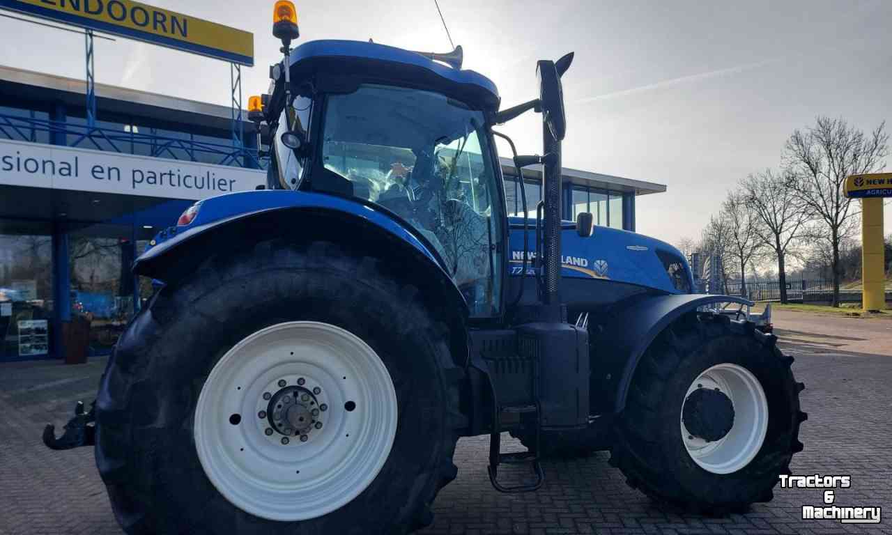 Schlepper / Traktoren New Holland T7.220 AC