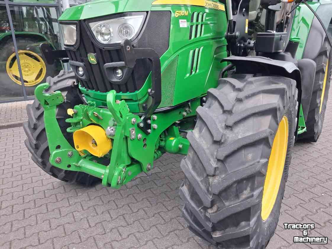 Schlepper / Traktor John Deere 6130M +frontlader