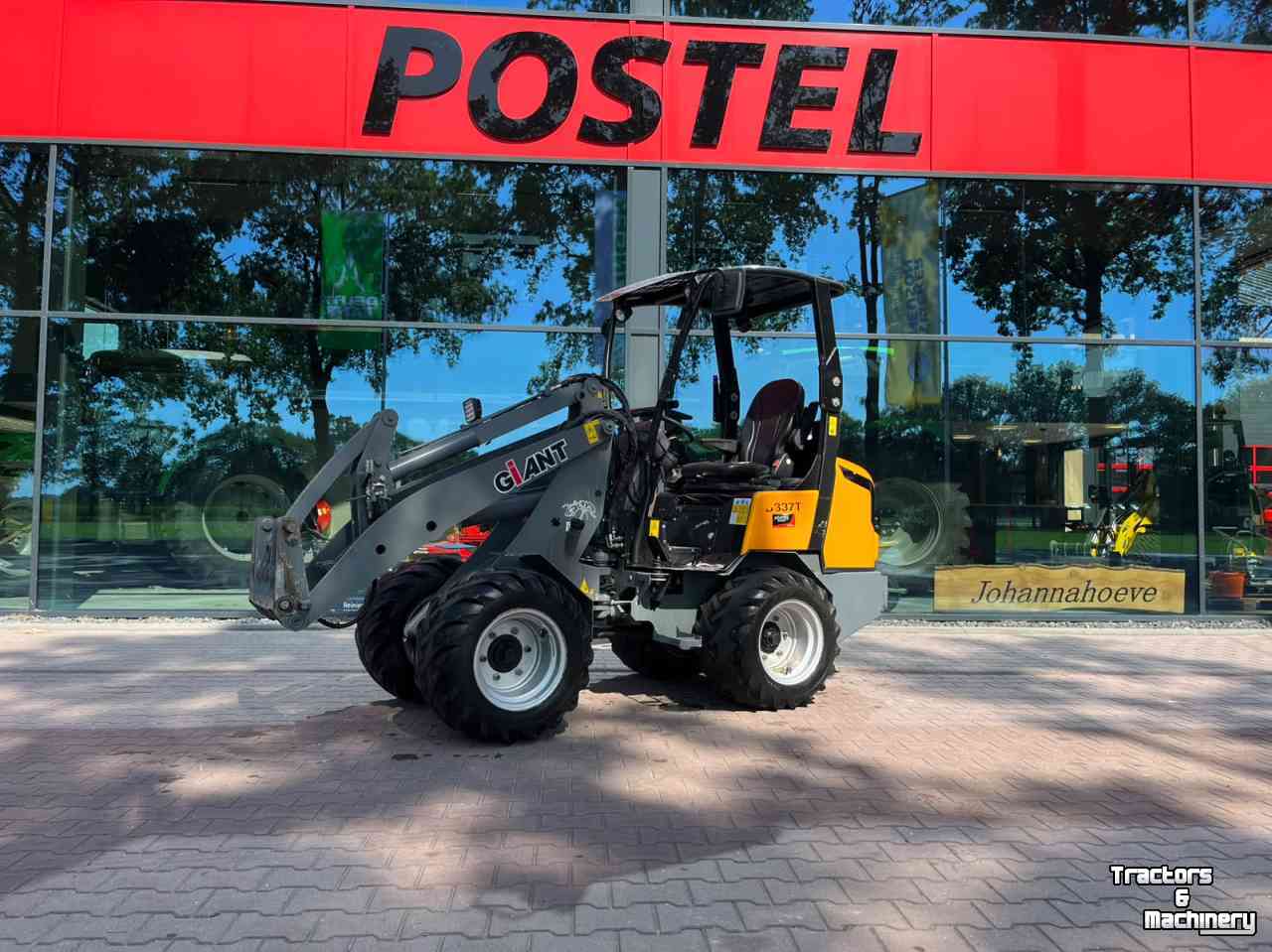 Radlader Giant D337T