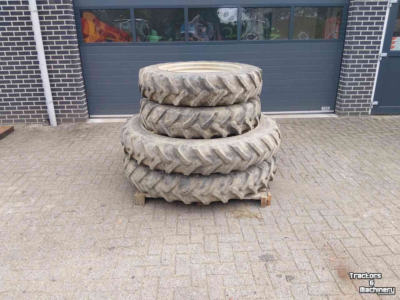 Räder, Reifen, Felgen & Distanzringe Massey Ferguson Cultuur wielen 270/95 R48 270/95 R32