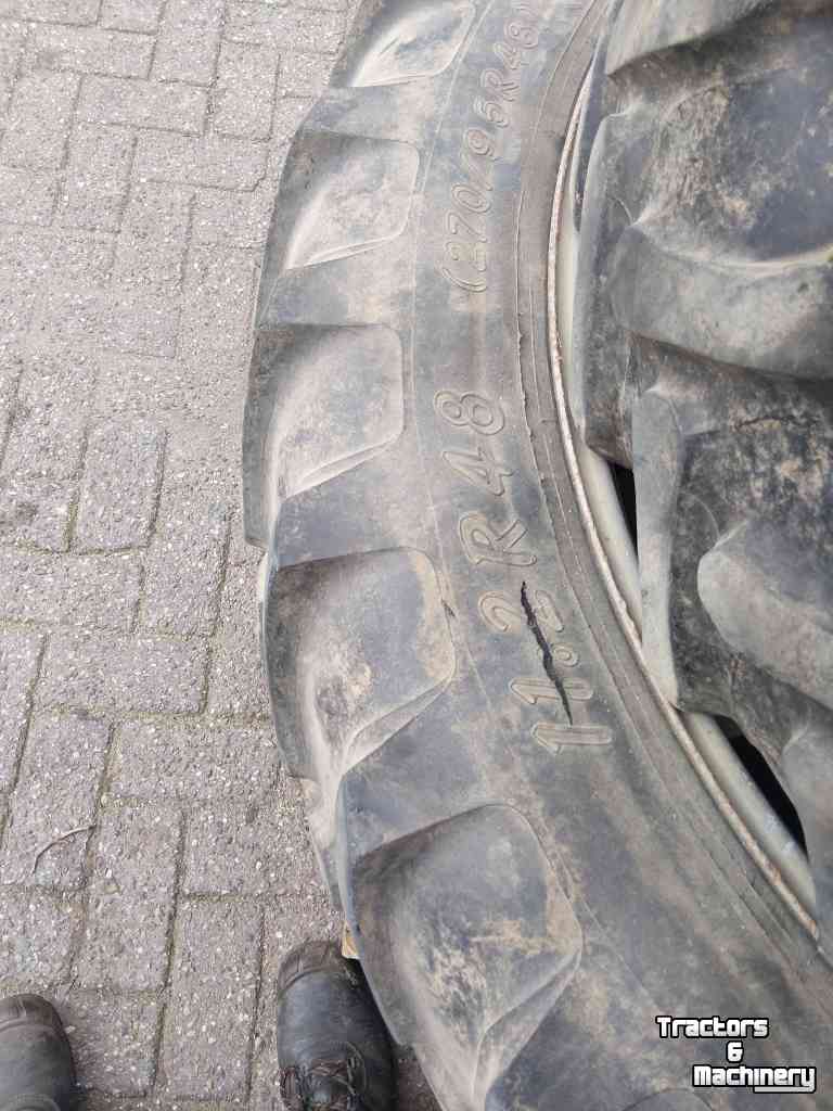Räder, Reifen, Felgen & Distanzringe Massey Ferguson Cultuur wielen 270/95 R48 270/95 R32